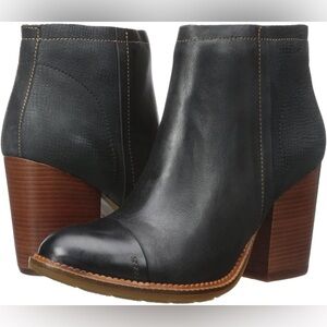 Hush Puppies Axelle Dewey size 9 black leather